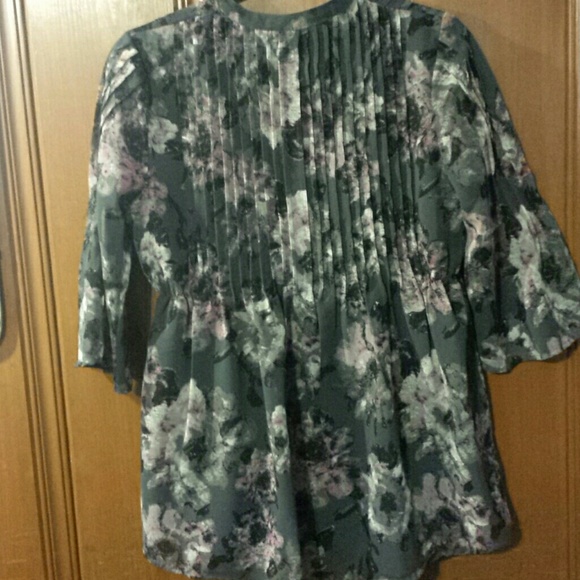 🍒PRICE DROP🍒Calvin Klein floral layered blouse - Picture 3 of 3