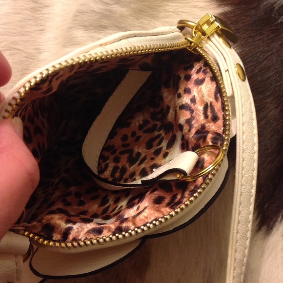 Buona Brown Flower Cross Body Purse - Picture 2 of 2