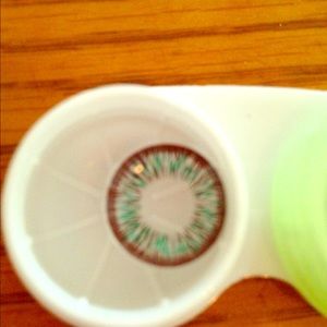 Green Colored Non-prescription contacts