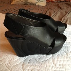 Kenneth Cole Reaction platform wedge sandals