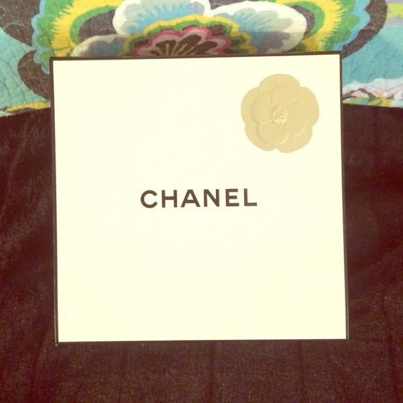 Beautiful empty authentic Chanel box Chanel tissue