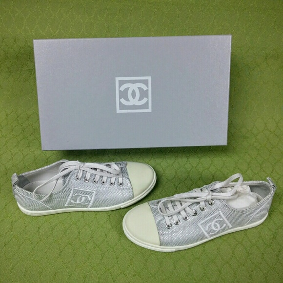 CHANEL Sneakers
