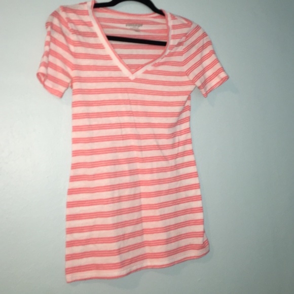 Stripped v neck T
