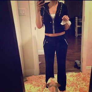 Kritik Velour Sweat suit