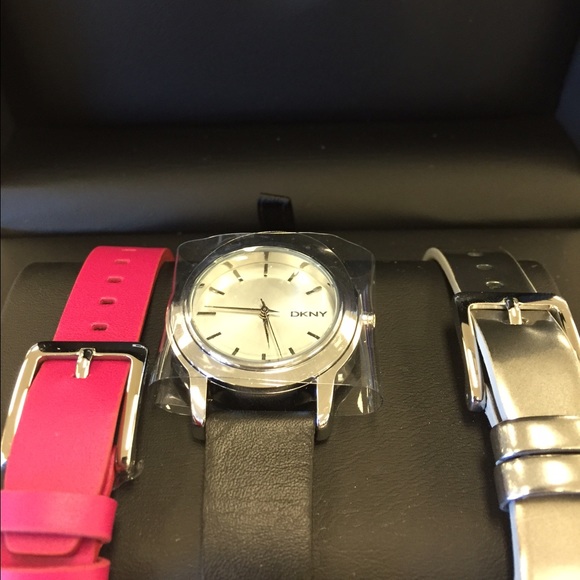 DKNY WATCH