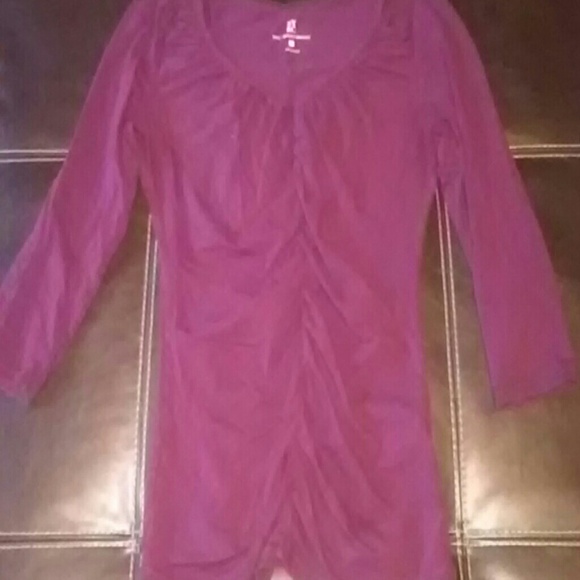 Mid sleeve shirt