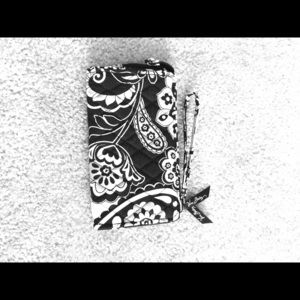 Vera Bradley moonlight pattern size zip wristlet