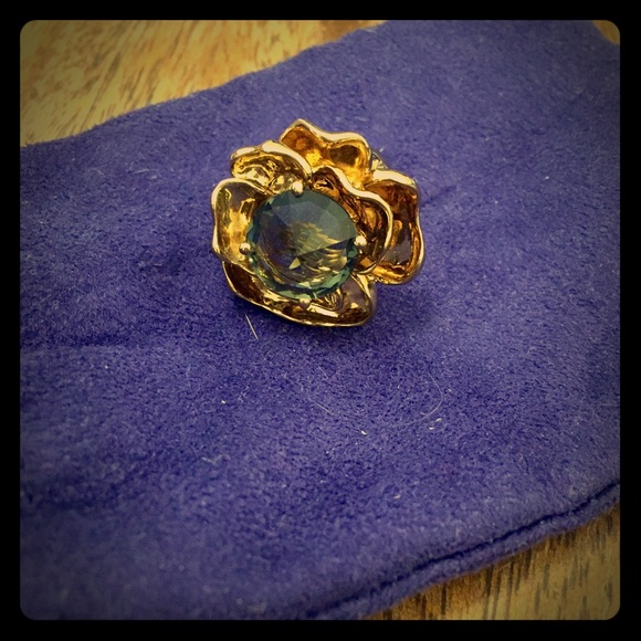 NWOT Tory Burch Crystal gold flower ring 💎