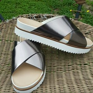 NWOT ZARA TRAFALUC crossover sandals