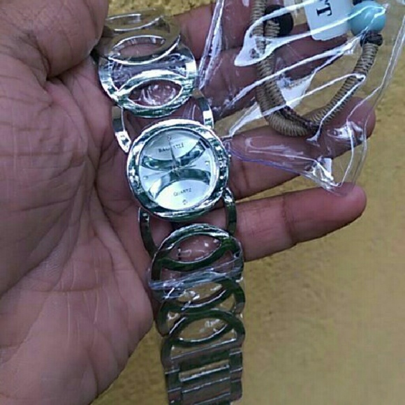 Nwt Gorgeous Stainless Watch - Picture 2 of 3