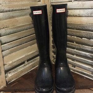 Hunter rain boots!! Original gloss Black! Size 10!