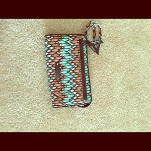 Vera Bradley wristlet. Sienna Streams