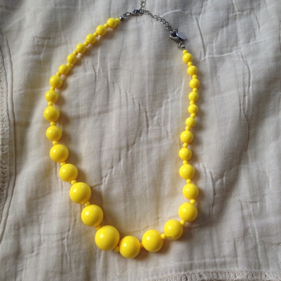 yellow bead necklace