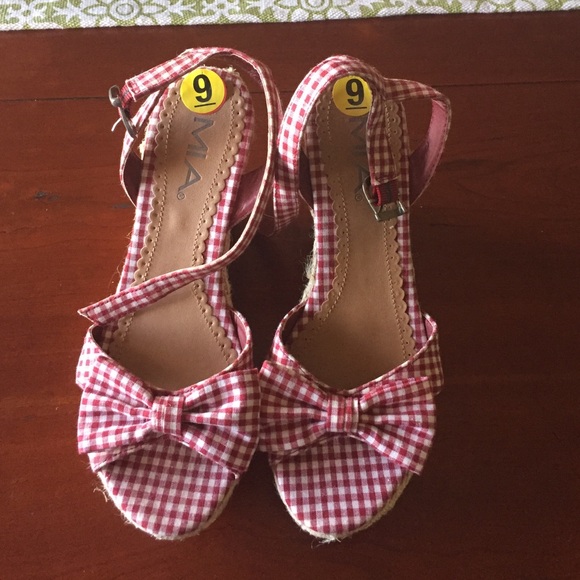 Size 9 wedges. Never worn.