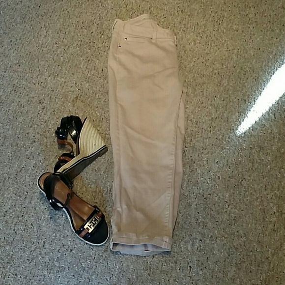 Mint condition Capri pants never worn NWOT