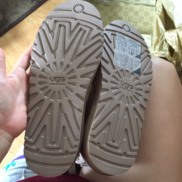 UGG authentic ISLA knit boots Sz 5 new - Picture 3 of 4