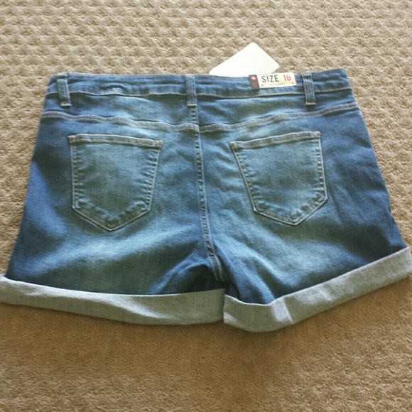 SOLD -- Plus Size Boyfriend Shorts - Picture 3 of 3