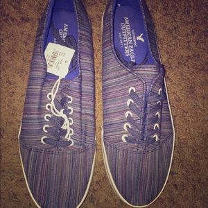 American Eagle canvas shoes