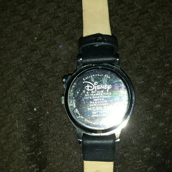 SOLD Disney Mickey Mouse Watch - Picture 4 of 4