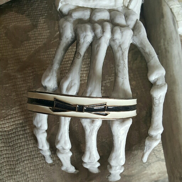 🎩HP🎩 Bow Tie Bangle