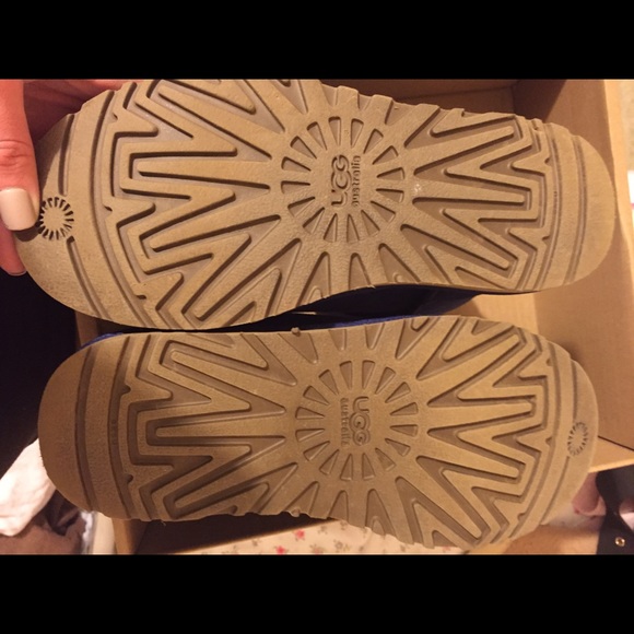 Authentic UGGs-beautiful color - Picture 3 of 3