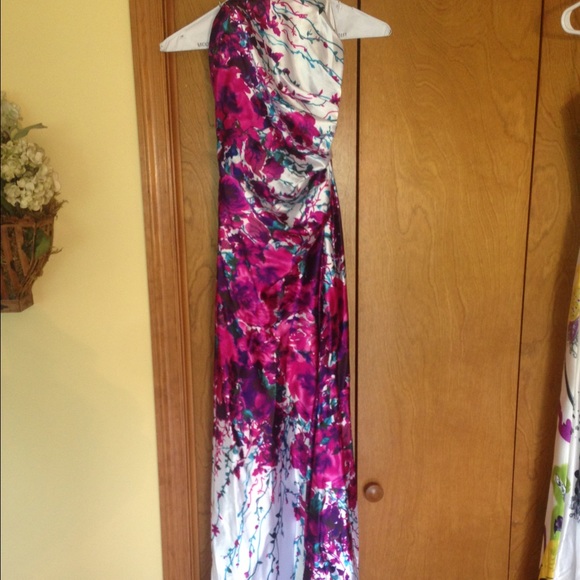 Prom Dress, great condition, willing to bargain - Picture 1 of 4