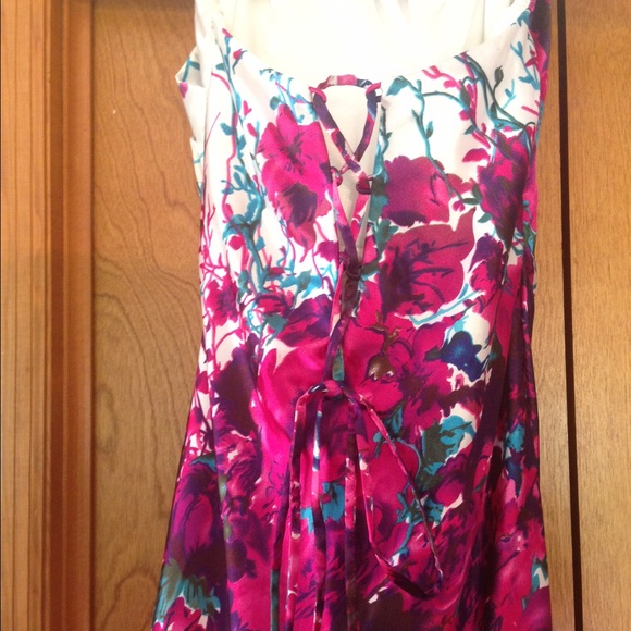 Prom Dress, great condition, willing to bargain - Picture 3 of 4