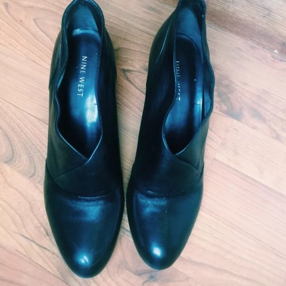 Barely worn & very chic Nine West heels