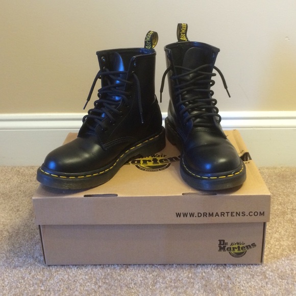 Black 8 eye Dr. Martens