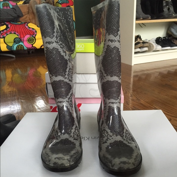 Rain boots
