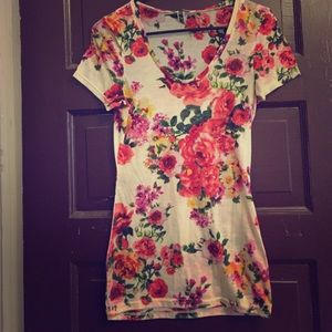 BKE floral tee shirt