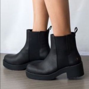 Windsor Smith Eager Black Leather Ankle Boots