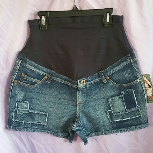 Maternity shorts size small