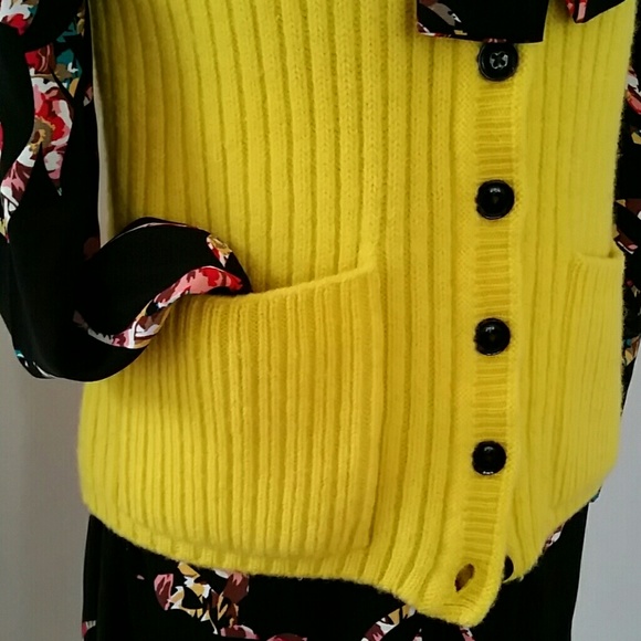 Canary Yellow Wool Vest - Picture 2 of 4