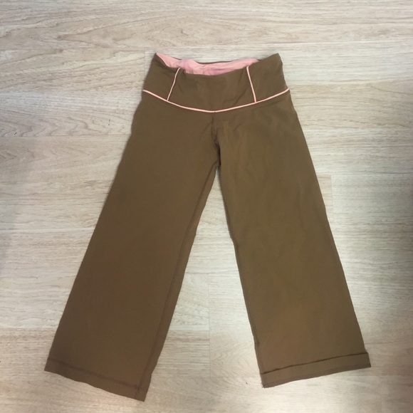 Lululemon brown and pink crop pants