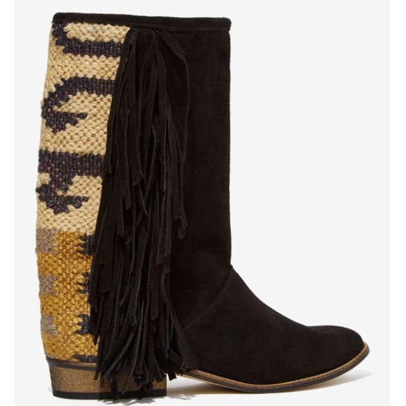 Howsty Durie fringe suede boot