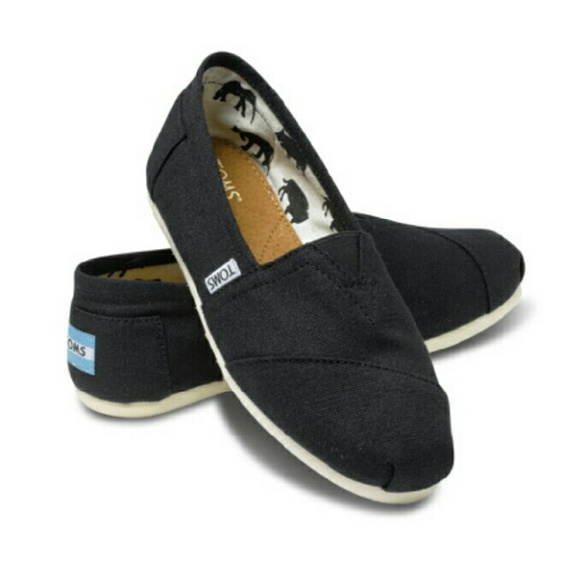 TOMS Shoes - TOM'S CLASSIC CANVAS SLIP ON SHOE SIZE 5