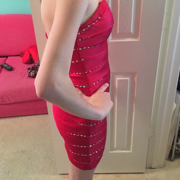 Formal dress - Picture 2 of 3