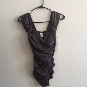 🌞 One piece swim suit 🏊🏼