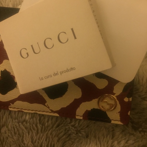 Gucci wallet 100% authentic