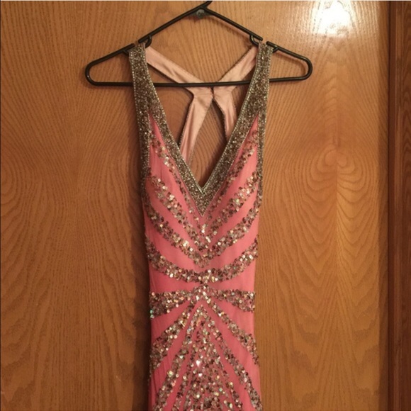 Strapping formal dress