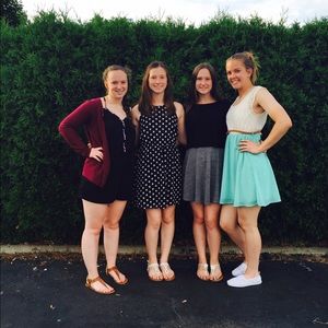 Meet your Posher, Claire