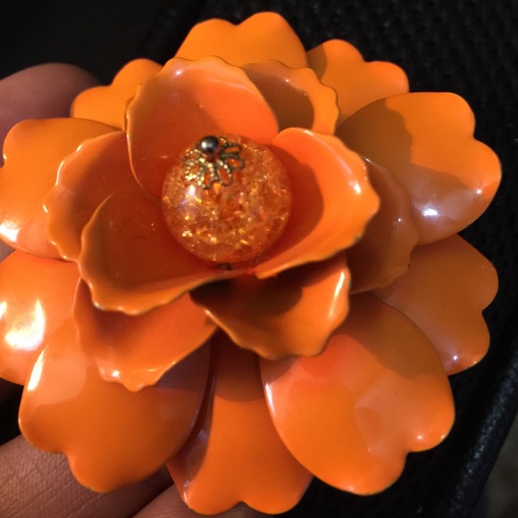 Metal orange flower ring - Picture 2 of 3