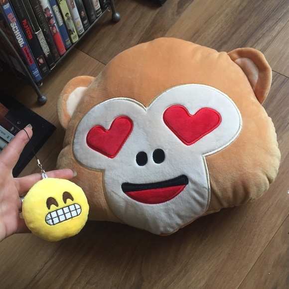 🍀on hold🍀Emoji pillow monkey face+keychain