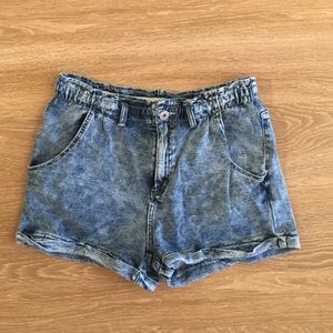 Bullhead Denim Acid Wash Mom Short