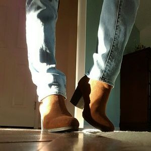 Tan heeled boots