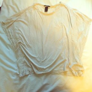 Discountedshipping! 1hr! Flowy crème sparkly shirt