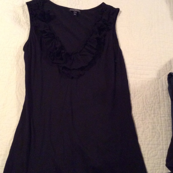 Express sleeveless top - Picture 1 of 3
