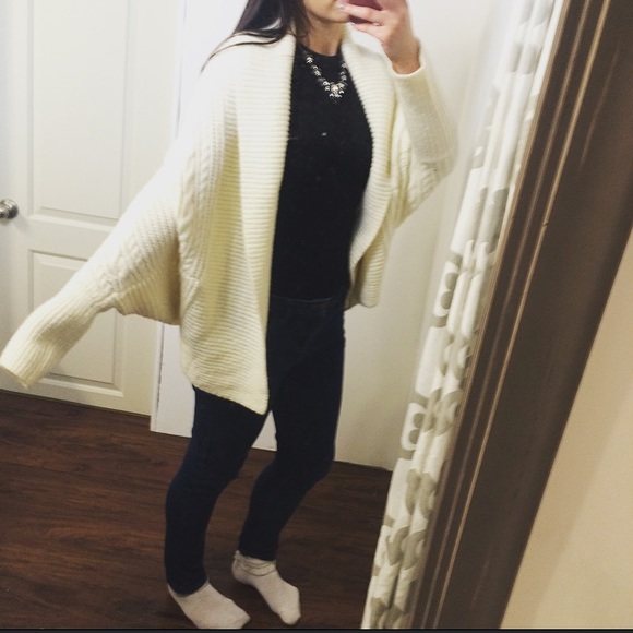 Forever 21 cream baggy slouchy batwing cardigan - Picture 3 of 4