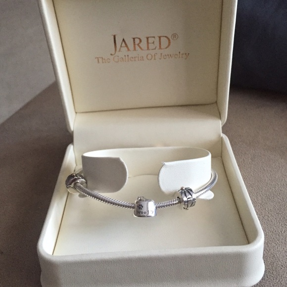 Pandora bracelet never been worn!